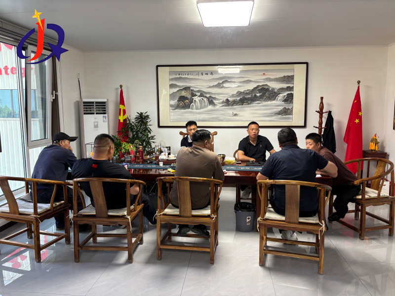 Güney Amerikalı plaser altın müşterileri fabrika denetimi için Qingzhou Jinqi Mining Machinery'yi ziyaret etti.